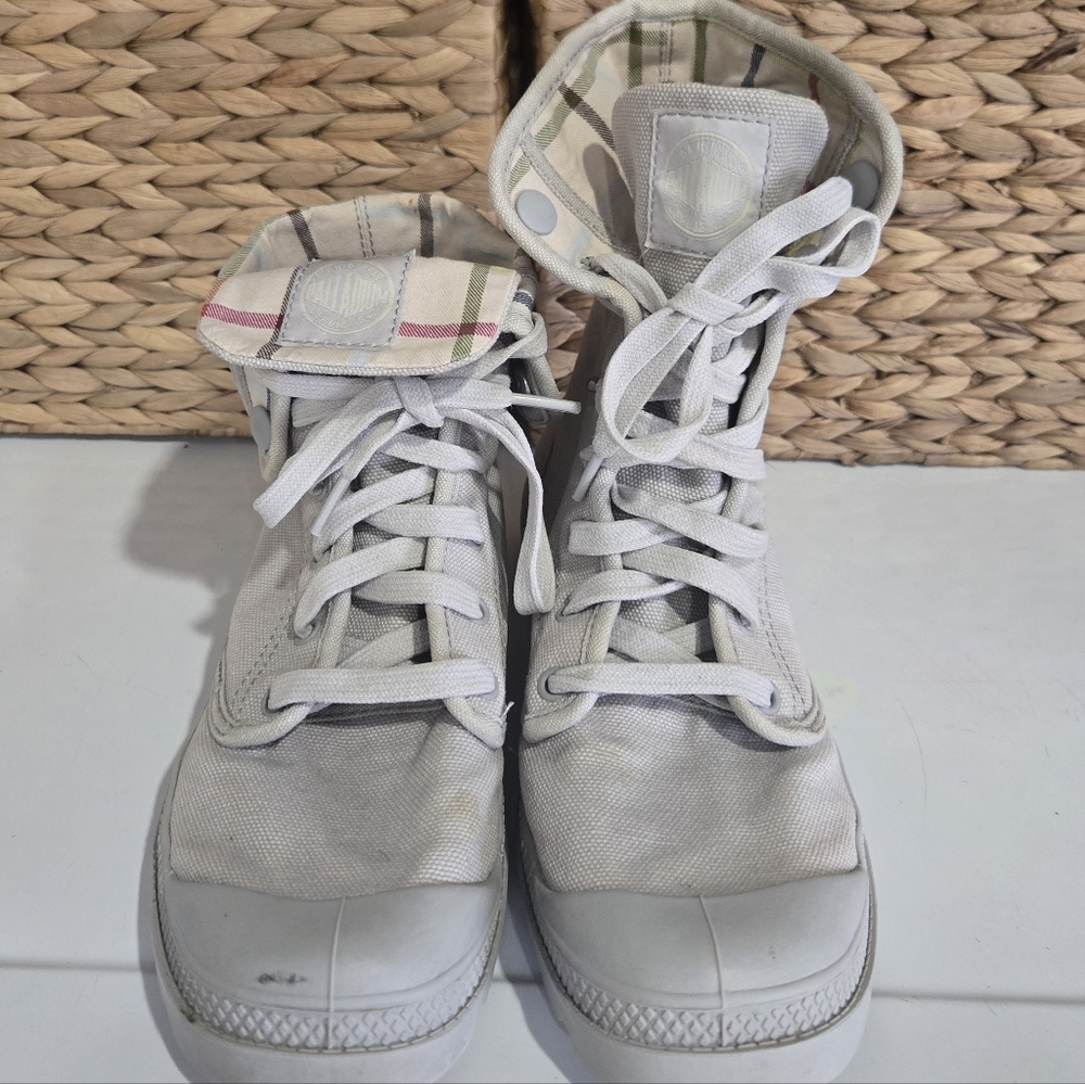 Palladium Gray Combat Boots with Plaid Lining - Picture 3 of 9